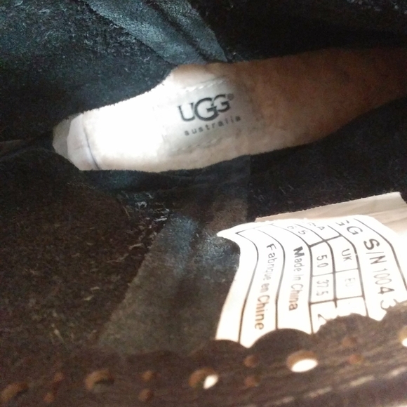 UGG Classic Black Leather Suede Ankle Boots Size 6.5  Low Block Heels 1.5 inches - Picture 7 of 13